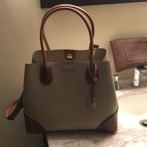 Michael Kors hand bag